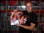 Rasmus med en supersjælden udgave livealbummet Maiden Japan. Pladen kom aldrig på markedet med dette cover, da man på forsiden så Eddie med Paul Di'Annos hoved i hånden. Da det netop var på dette tidspunkt at Di'Anno blev fyret som forsanger mente bandet, at dette kunne opfattes som en provokation. Derfor kom albummet aldrig i butikkerne med dette cover, men nogle få eksemplarer nåede at blive trykt.