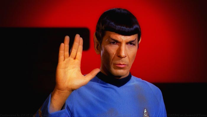 Spock laver den traditionelle Vulcan-hilsen: "Live long and prosper."
