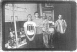Black Flag, 1981. Fra venstre mod højre: Henry Rollins, Greg Ginn, Dez Cadena, Robo, Chuck Dukowski.