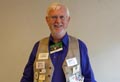 En irer med en smart vest