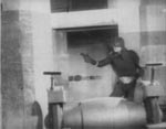 Så går Spy Smasher i gang! Så går Spy Smasher i gang!