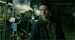 Theo (Clive Owen).