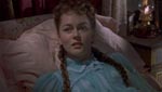 Med en blanding af frygt og liderlighed venter Lucy (Carol Marsh) på Dracula Med en blanding af frygt og liderlighed venter Lucy (Carol Marsh) på Dracula.