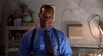 Tony Todd overspiller muntert som bedemanden Bludworth.