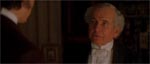 Hoflægen Sir William Gull (Ian Holm) hjælper Abberline med hans efterforskning.