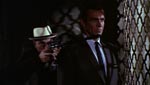Bond og Kerim Bey (Pedro Armendáriz) tager livet af en bulgarsk agent