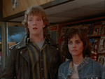 De to teens - Kevin (Robert Duncan McNeill) og Julia (Courteney Cox).