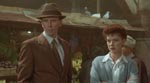 Lee sammen med en anden kvinde (Judy Davis) Lee sammen med en anden kvinde (Judy Davis).