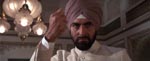 Kamal Khans indiske strongman Gobinda (Kabir Bedi).