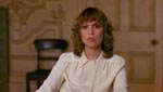 Kathy (Susan Penhaligon) bliver ansat.