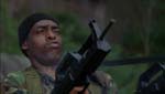 Coolio i aktion med to M16-rifler samtidig