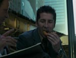 Leland Orser, serial killer allstar, nyder en omgang cop food.