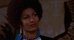 Lisa (Pam Grier).