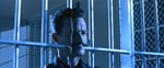 En af filmens banebrydende special effects, da T1000'eren går gennem en tremmedør på sindssygehospitalet.