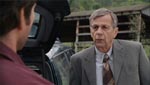 Den skumle bankmand Colby Price (William B. Davis) Den skumle bankmand Colby Price (William B. Davis)