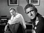 FBI-agent Graham (James Arness) og Peterson.