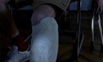 'Rear Window'-reference, da Giulio har fået sit ben i gips.