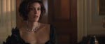 Teri Hatcher som Paris Carver.
