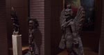 Figuren til højre er Pazuzu fra 'The Exorcist'.