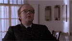 Columbus får dem alle med - her Inspektør Lestrade i Roger Ashton-Griffiths' flommede skikkelse.