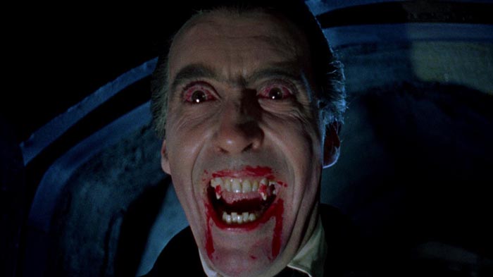 Christopher Lee som grev Dracula.